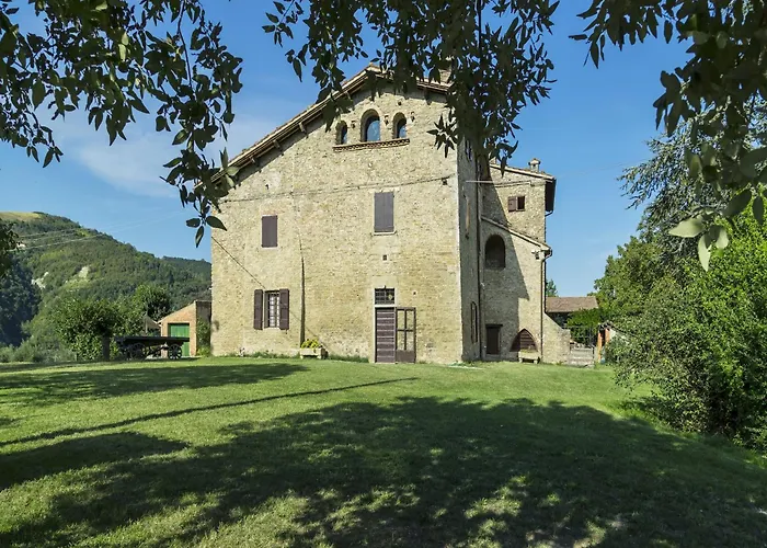 בית נופש Rustic In With Pool Modigliana