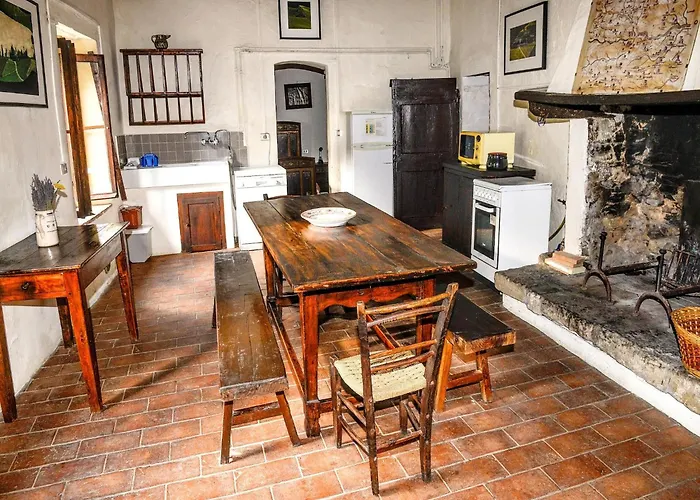 בית נופש Rustic In With Pool Modigliana