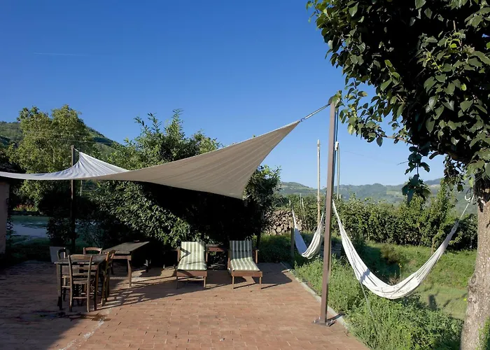 Rustic In With Pool בית נופש Modigliana