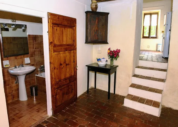 Rustic In With Pool *